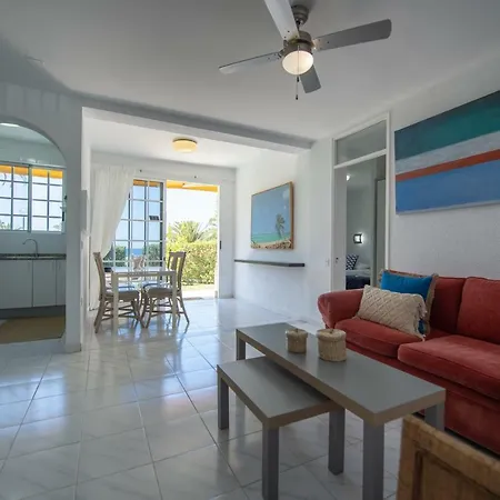 First Line Apartment *