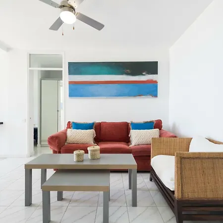 First Line Apartment *