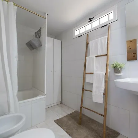 First Line Apartment *