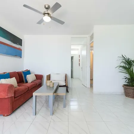 First Line Apartment *